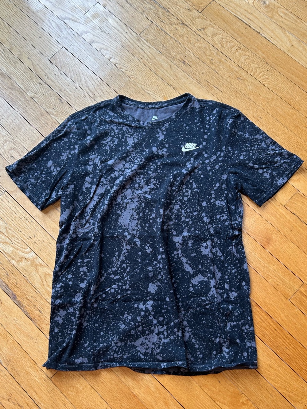 Nike Sportswear Men's Black Paint Splatter Bleach Dye Graphic T-Shirt